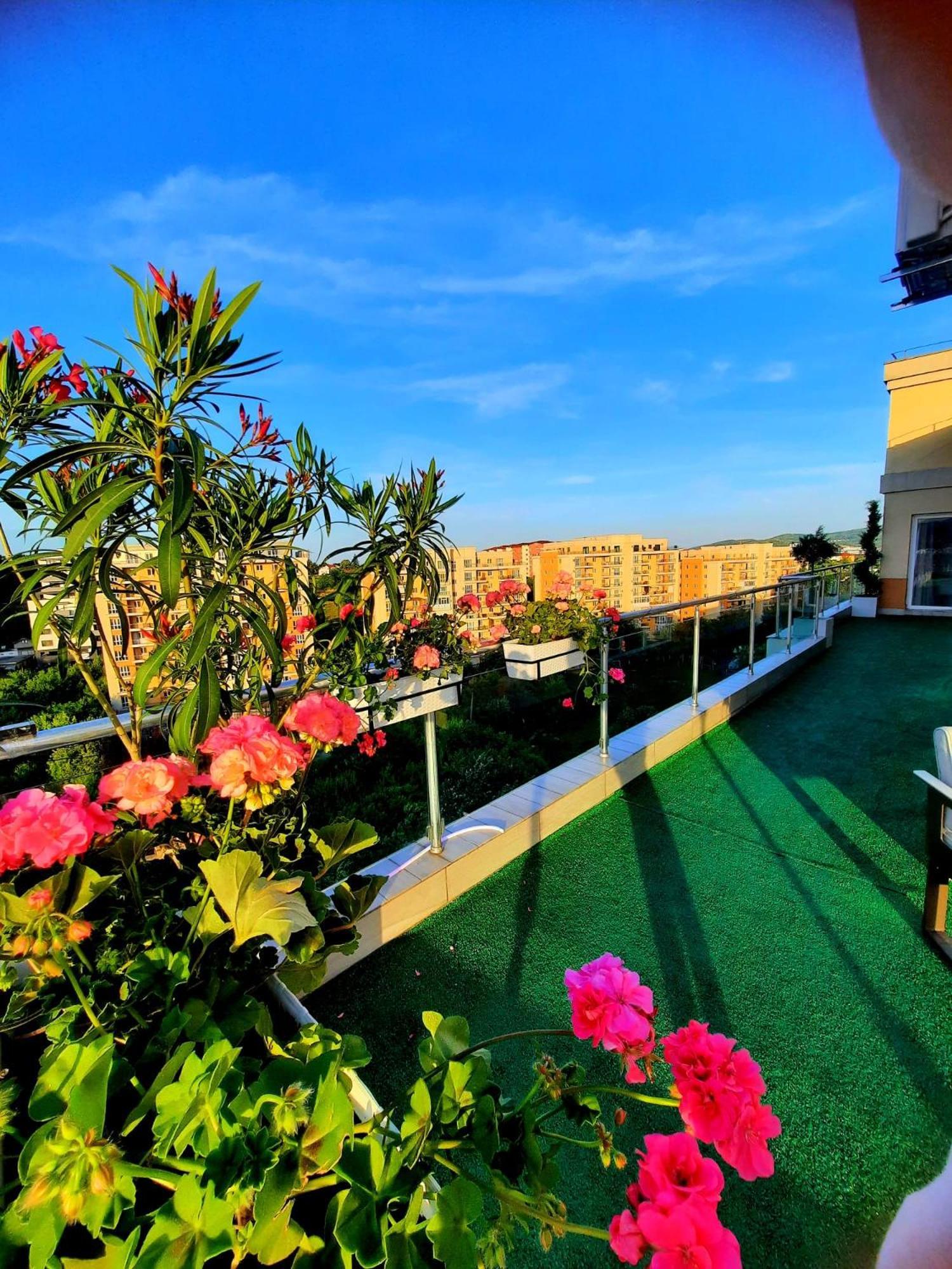 Penthouse View Aeroport Iasi 2 Apartment Exterior photo